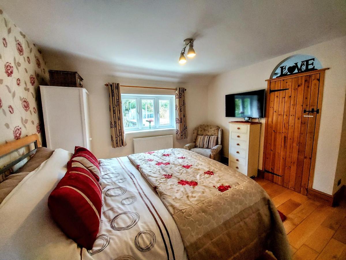 Minutes From Lyme Regis Self-Catering Suite With Stunning Countryside Views & Double Bath Axminster Exterior foto